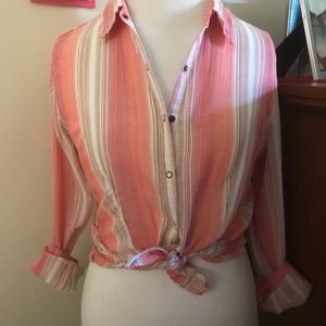 Large MAURICES Ultra-Lightweight Top SO VERSATILE!